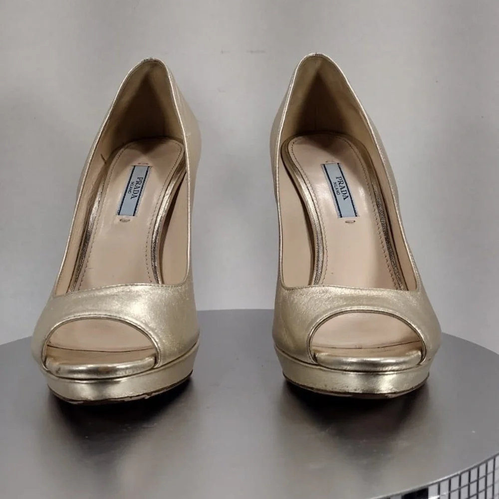 Prada Women's Gold Peep-Toe Heels pre owned Exellent condition size 8.5
